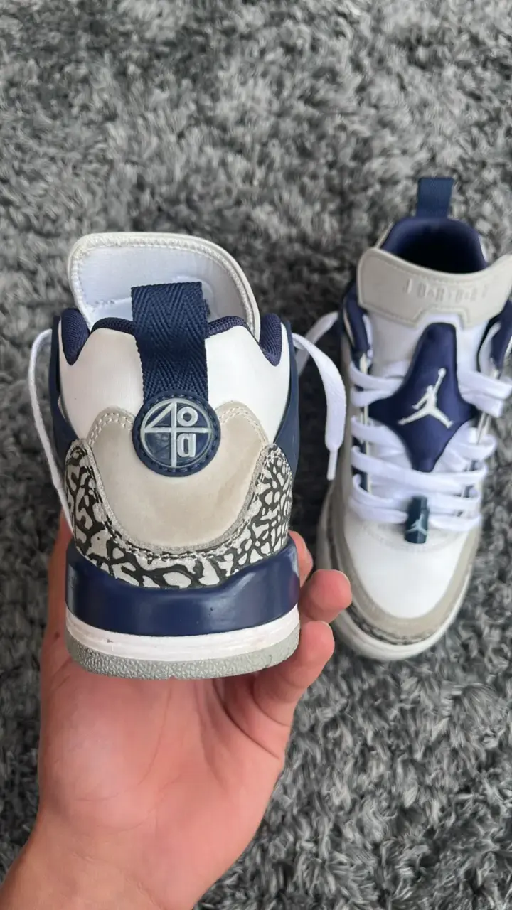 Jordan Spizike Talla 5Y/23,5CM Originales - 3
