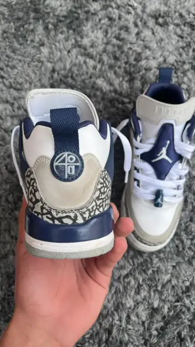 Jordan Spizike Talla 5Y/23,5CM Originales - miniatura 3