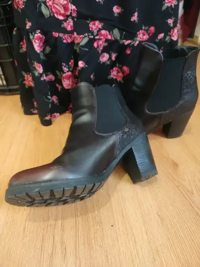 Botines de cuero vino tinto con tacón alto - miniatura 2
