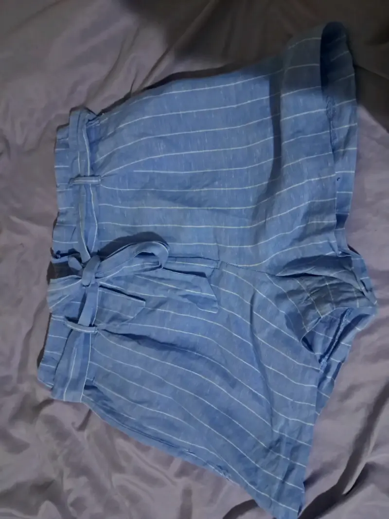 Shorts de lino azul con rayas para mujer - 1