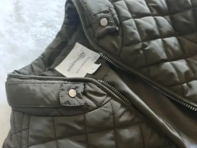Chaqueta acolchada verde oliva para hombre - miniatura 3