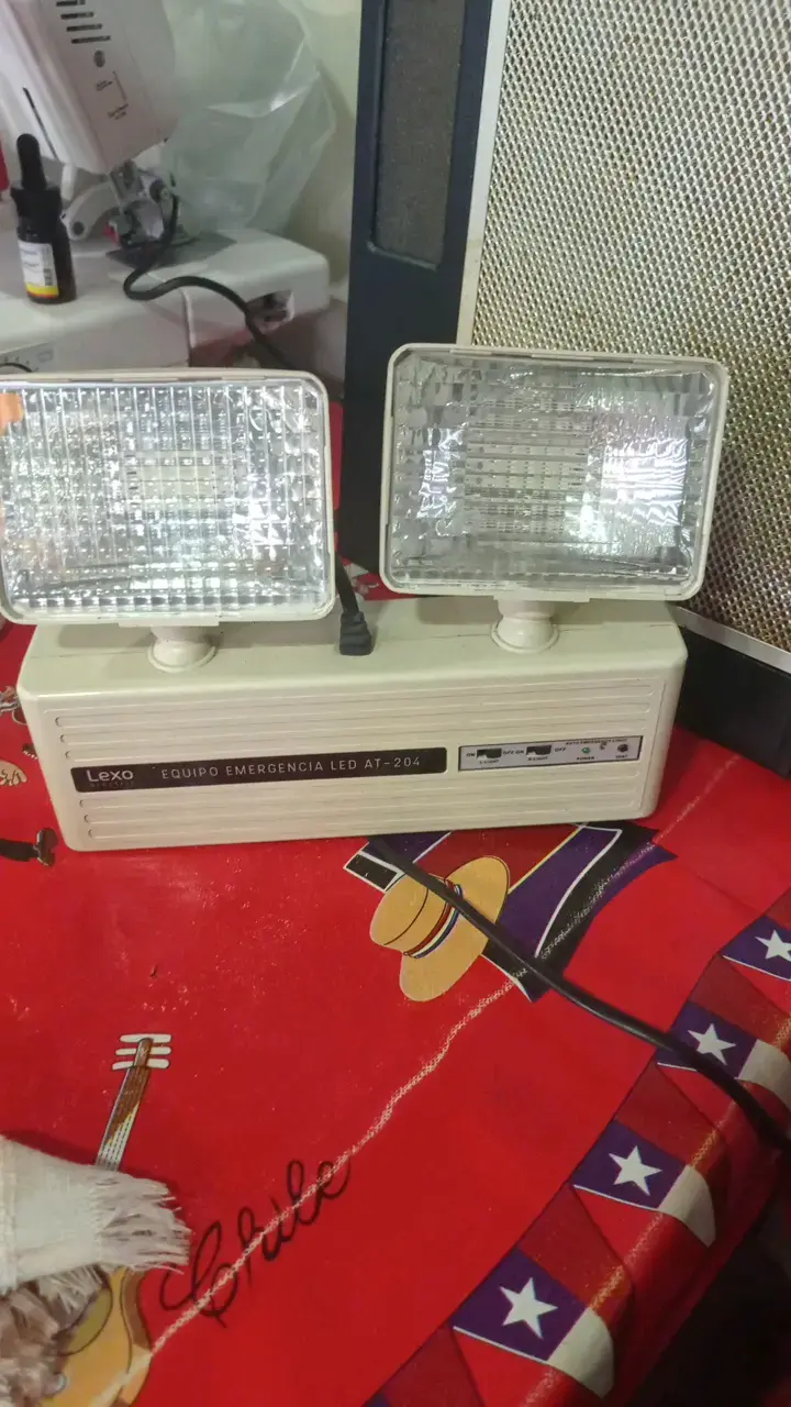 Luz de emergencia LED Lexo AT-206 - 2