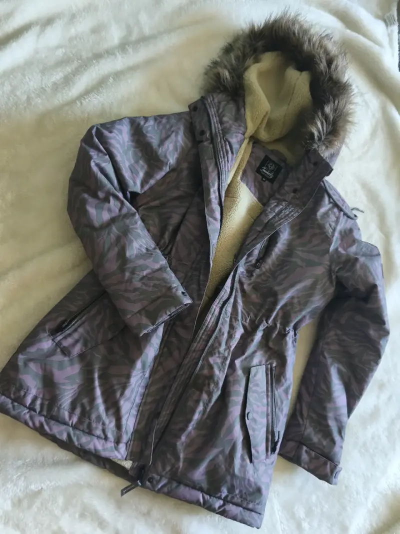 Parka con capucha impermeable con chiporro - 1