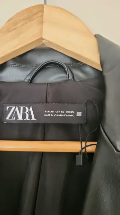Blazer de cuero sintético negro Zara - miniatura 2