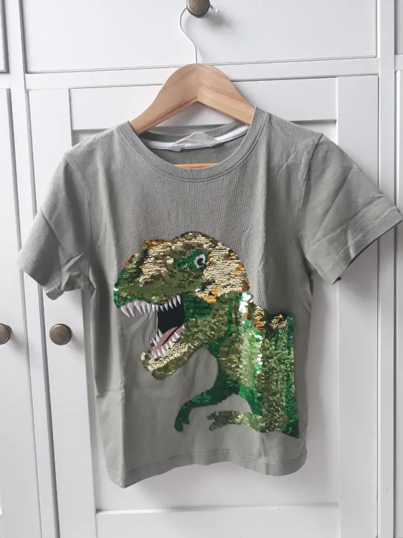 Polera infantil con diseño de dinosaurio en lentejuelas - 3