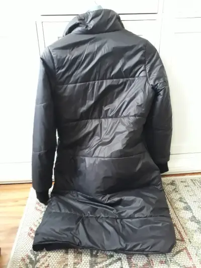 Abrigo largo acolchado negro para mujer - miniatura 3