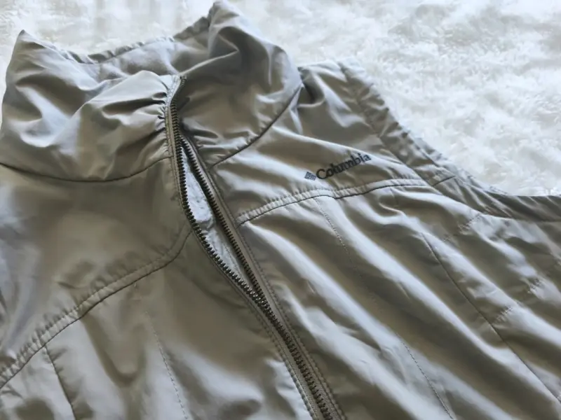 Parka sin mangas Columbia beige con cierre - 1