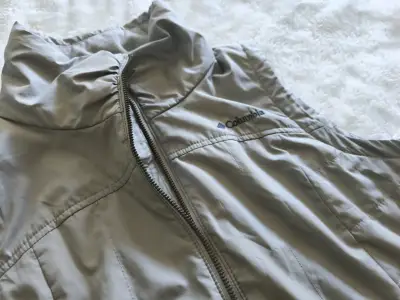 Parka sin mangas Columbia beige con cierre - miniatura 1
