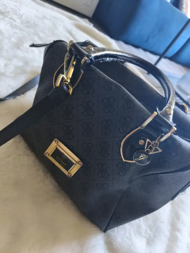 Bolso de mano Guess negro elegante - 1