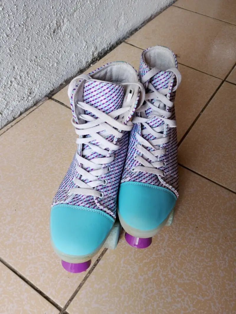 Patines de cuatro ruedas. - 5