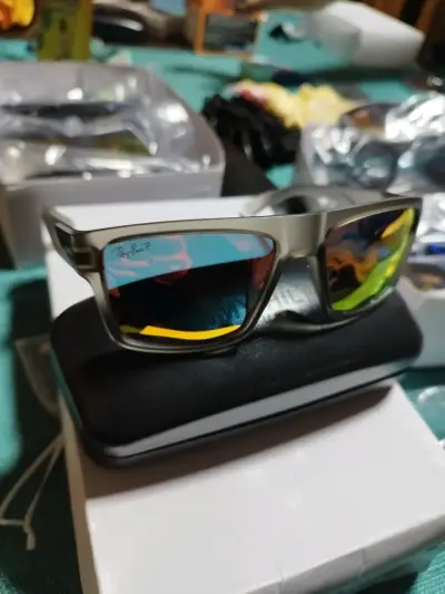 Gafas de sol polarizadas Ray-Ban estilo moderno - miniatura 3