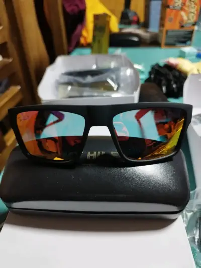 Gafas de sol polarizadas Ray-Ban estilo moderno - miniatura 4