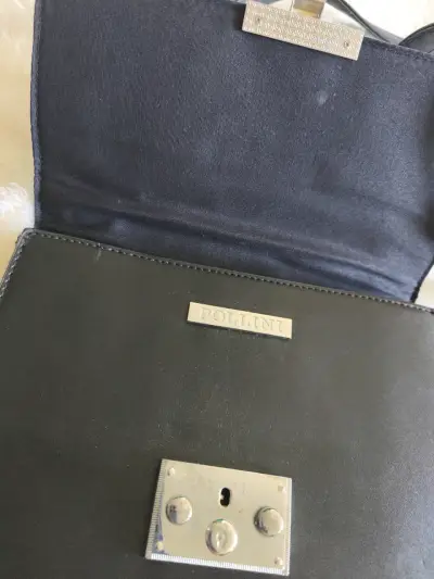 Cartera negra con apliques metálicos Pollini - miniatura 3