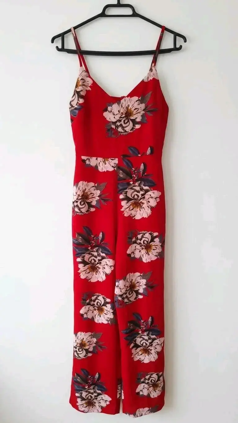 Jumpsuit rojo floral para mujer