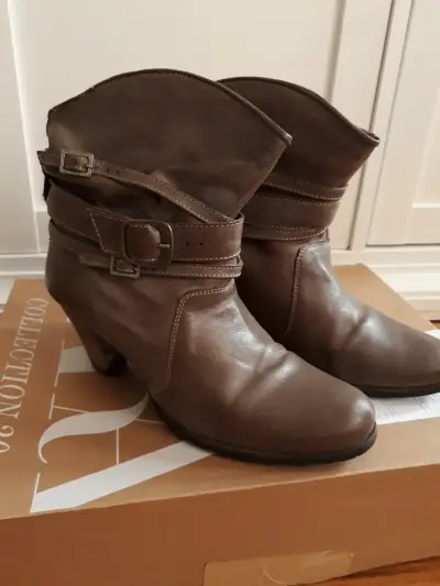 Botines de cuero marrón con hebillas - miniatura 4