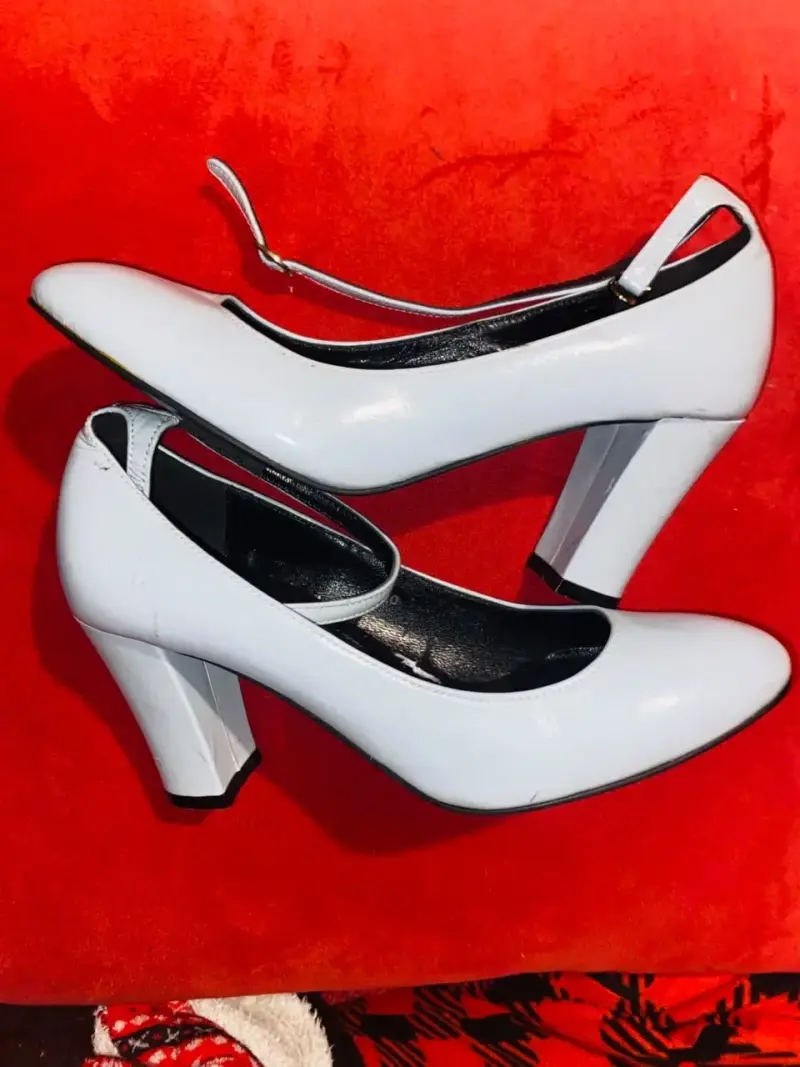 Zapatos de tacón alto blancos para mujer - 1