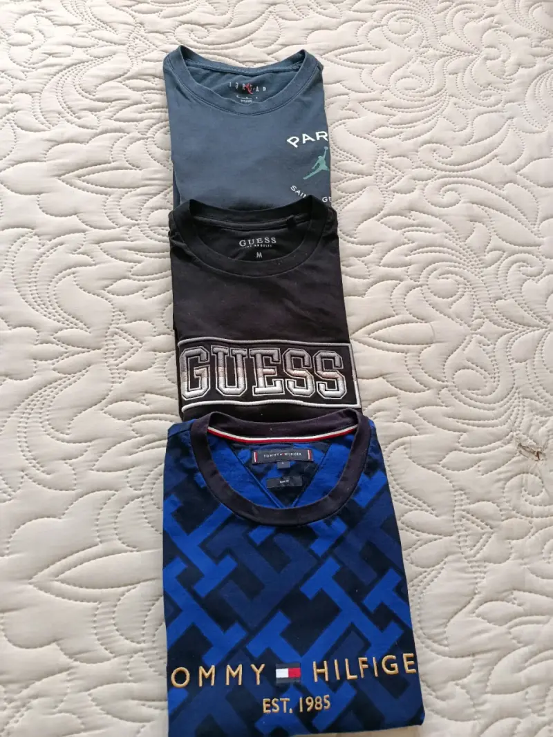 Pack de poleras Guess, Tommy Hilfiger y Jordan - 1