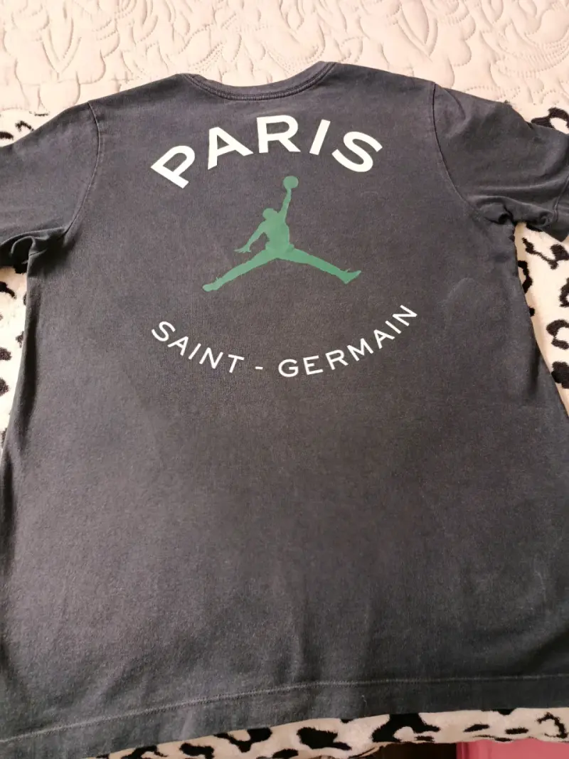 Pack de poleras Guess, Tommy Hilfiger y Jordan - 2