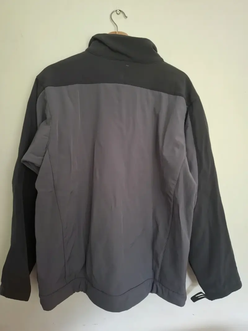 Chaqueta térmica gris con cierre y bolsillos para - 3
