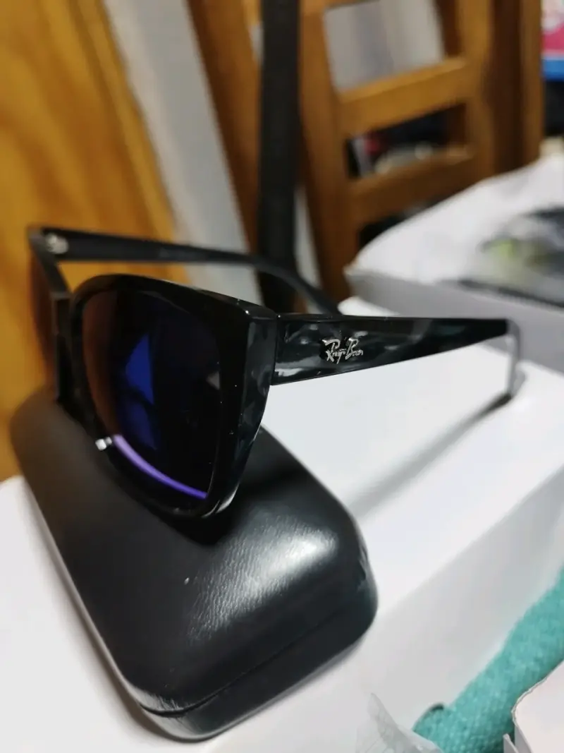 Gafas de sol Ray-Ban negras estilo cat eye - 2