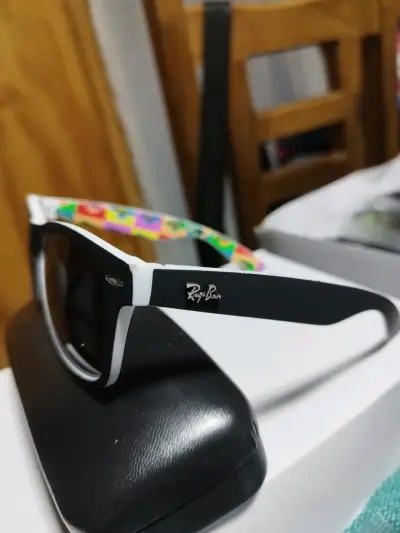 Gafas de sol Ray-Ban con diseño colorido - miniatura 3