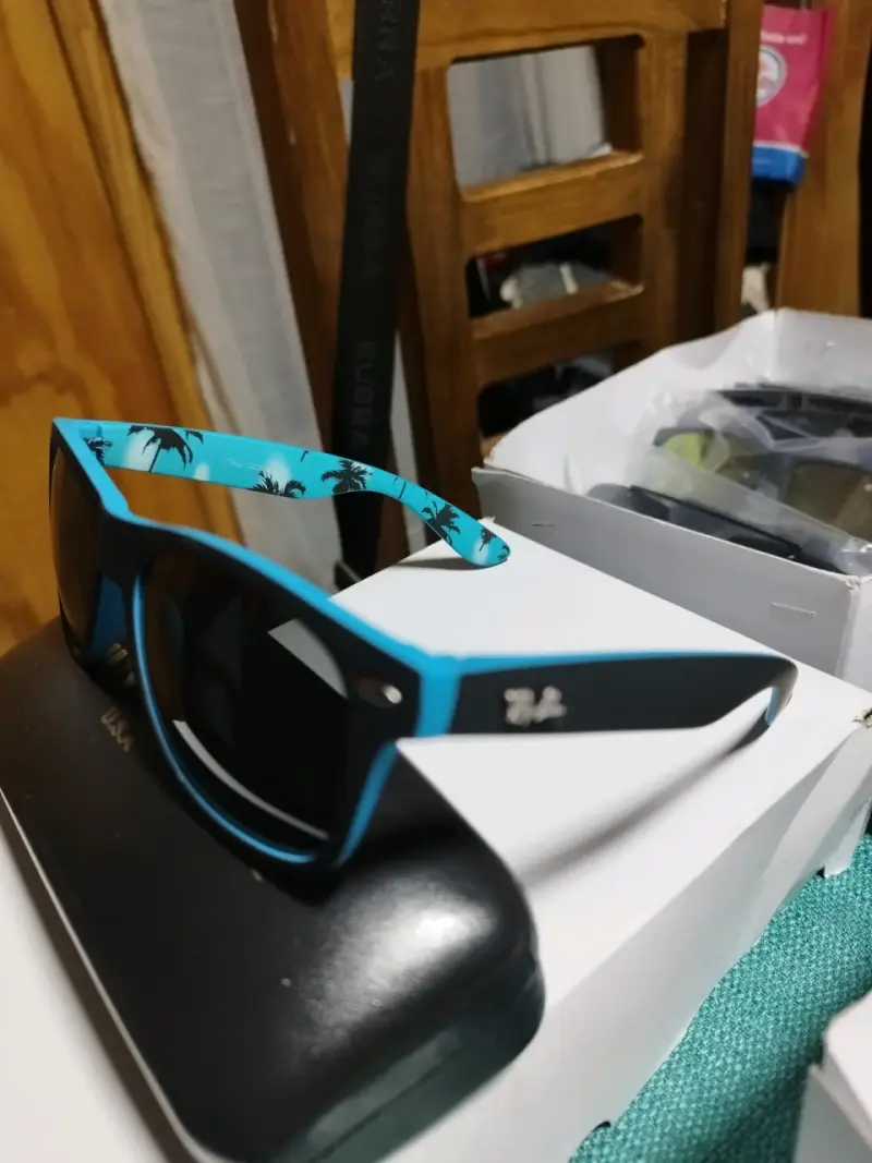 Gafas de sol Ray-Ban con diseño colorido - 5