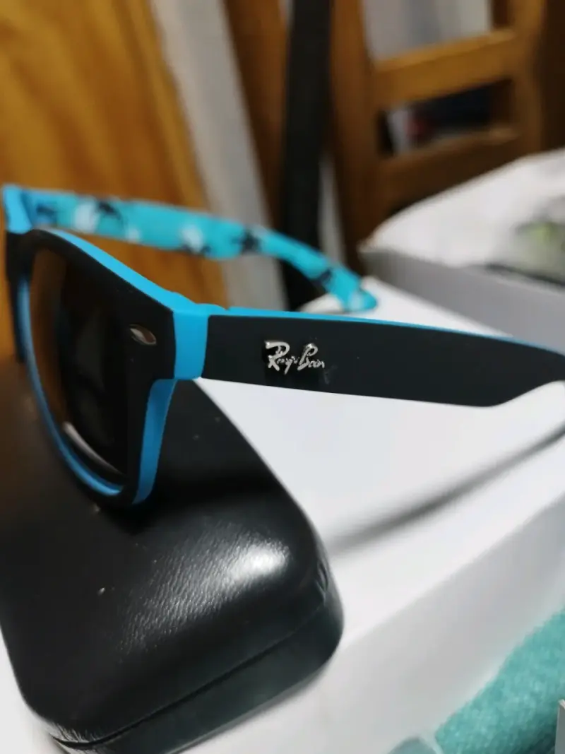 Gafas de sol Ray-Ban con diseño colorido - 6