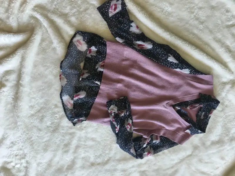 Sweater de mujer marca Io - 2