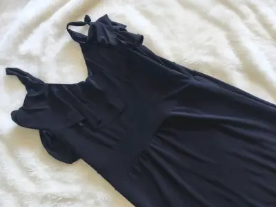 Vestido largo azul oscuro elegante - miniatura 1