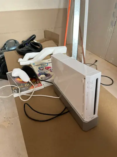 Consola Nintendo Wii - accesorios y desbloqueada - miniatura 1