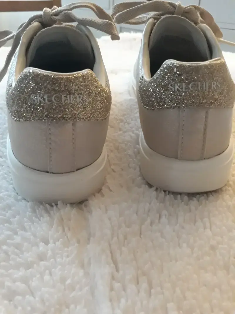 Zapatillas beige con detalles brillantes 35.5 - 4