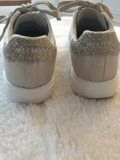 Zapatillas beige con detalles brillantes  35.5 - miniatura 4