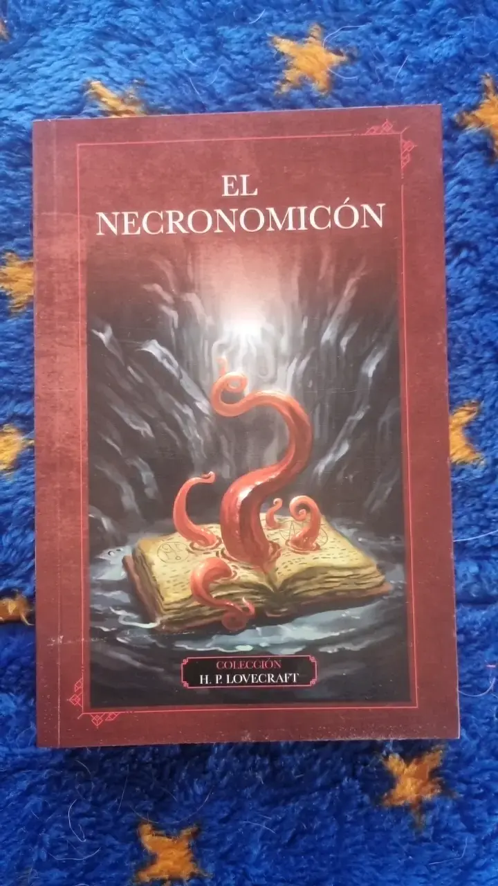 Libro El Necronomicón de H.P. Lovecraft