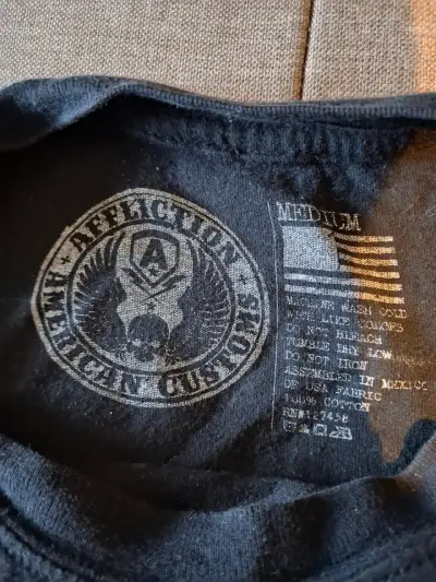 Polera Affliction negra con diseño de moto - miniatura 3