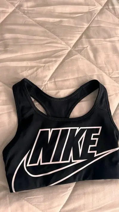 Peto deportivo mujer nike - miniatura 1