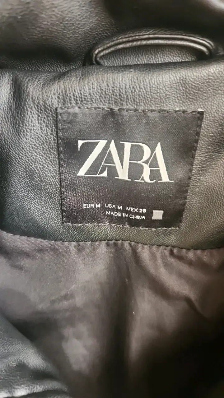 Chaqueta acolchada negra Zara con capucha - 2
