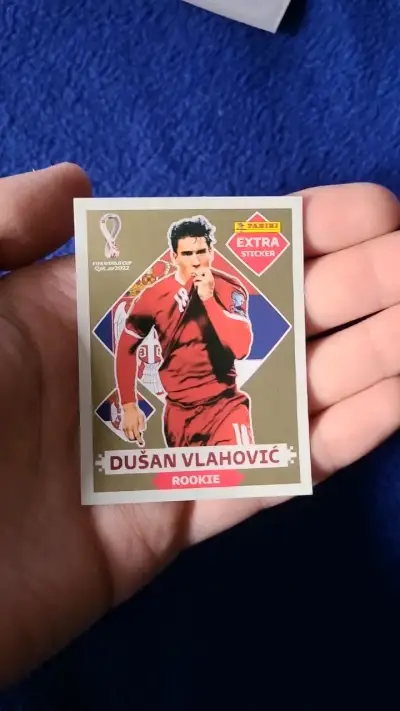 Lámina Panini Extra Sticker Dusan Vlahovic Rookie - miniatura 2