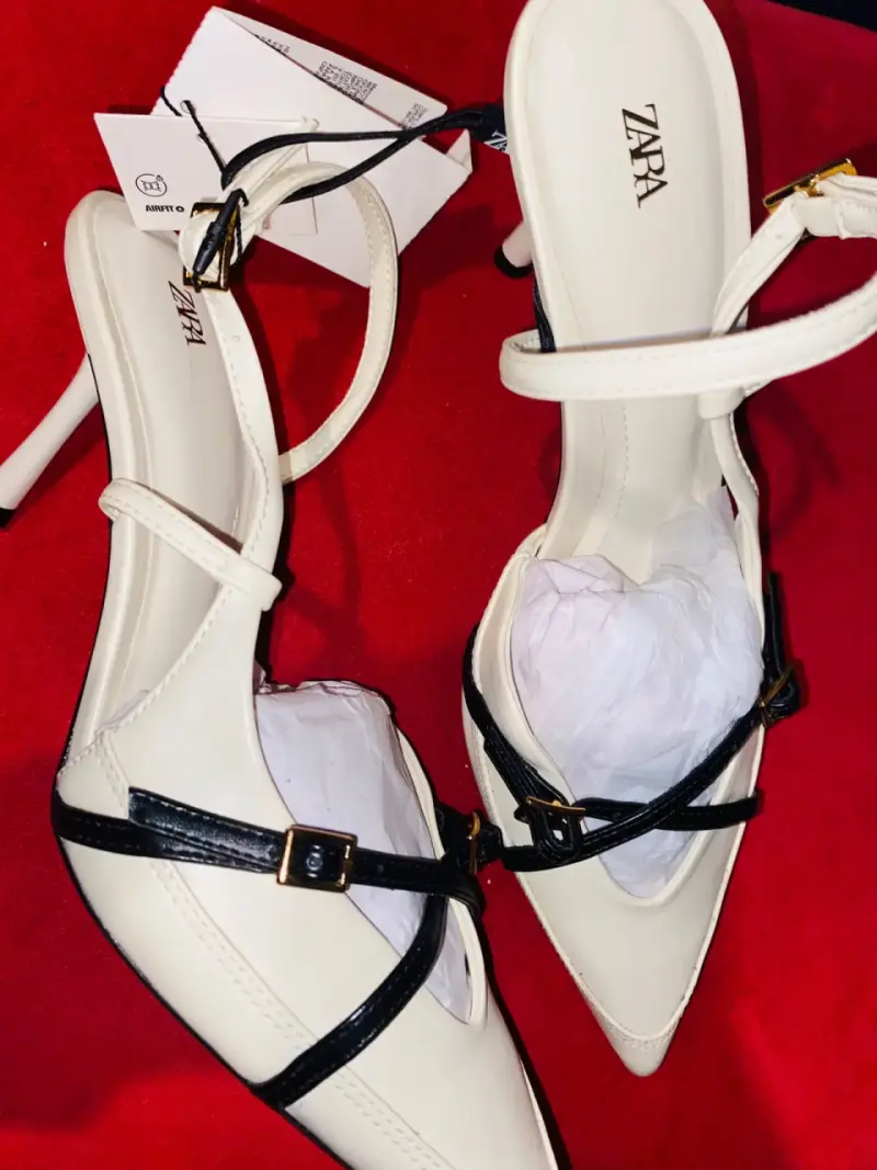 Tacones de cuero blanco y negro Zara - 1