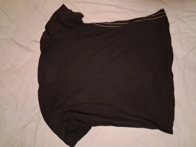 Polera negra Camp David con diseño gráfico - 3