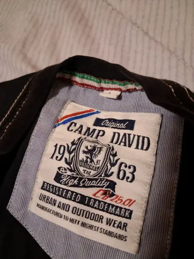 Polera negra Camp David con diseño gráfico - miniatura 4