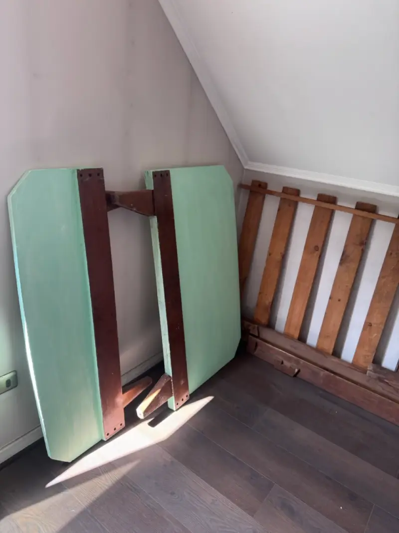 Cama de madera antigua - 1