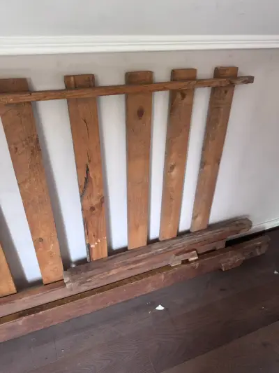 Cama de madera antigua - miniatura 4