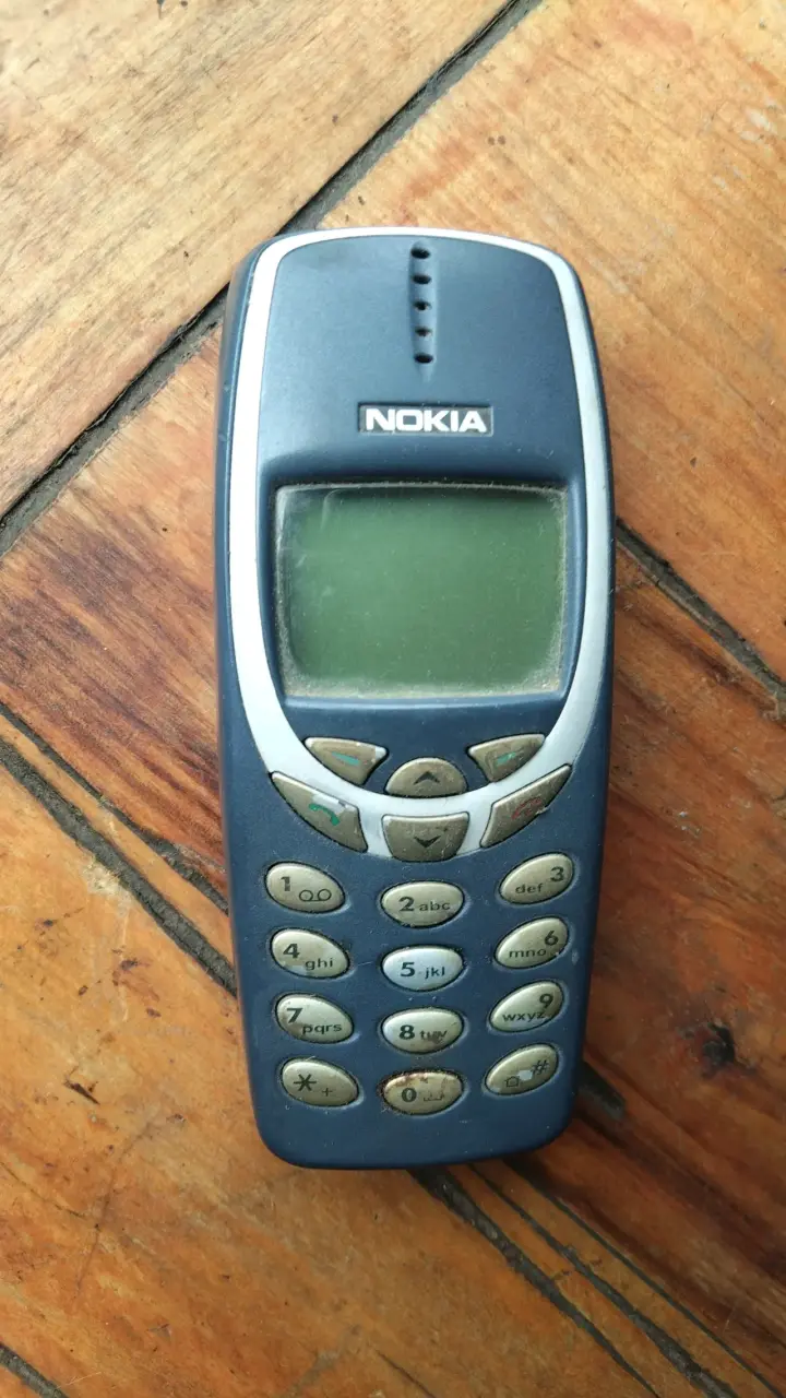 Celular Nokia clásico modelo 3310