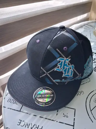 Gorra negra FSBN Headgear con diseño bordado - miniatura 1