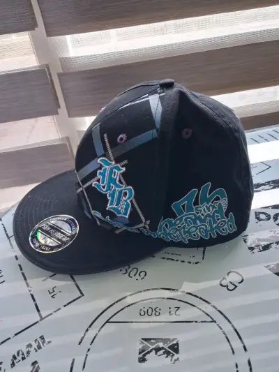 Gorra negra FSBN Headgear con diseño bordado - miniatura 2