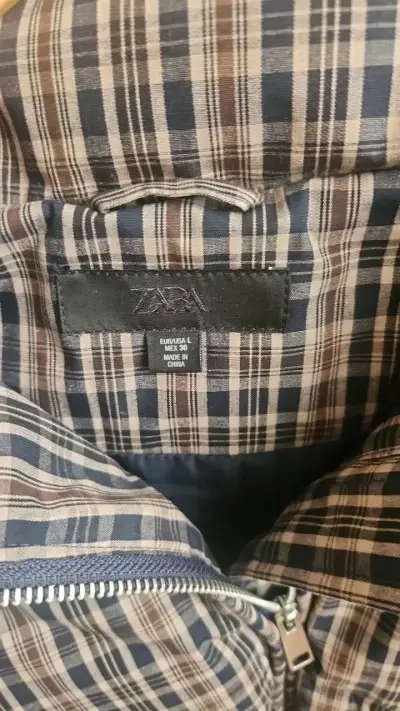 Chaqueta acolchada a cuadros Zara para mujer - miniatura 2