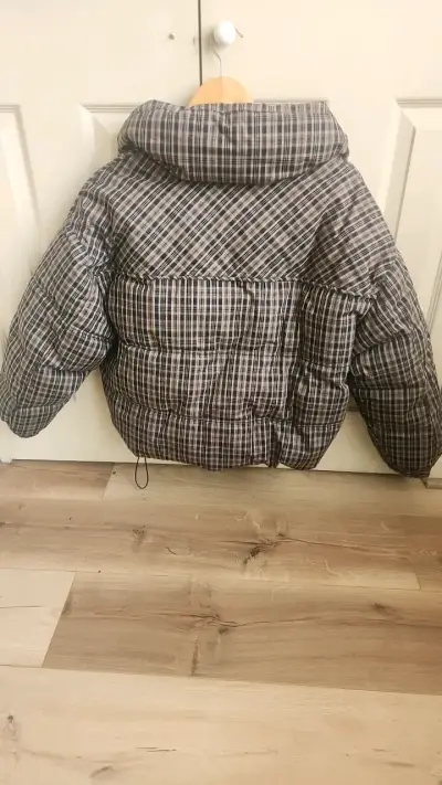 Chaqueta acolchada a cuadros Zara para mujer - miniatura 3
