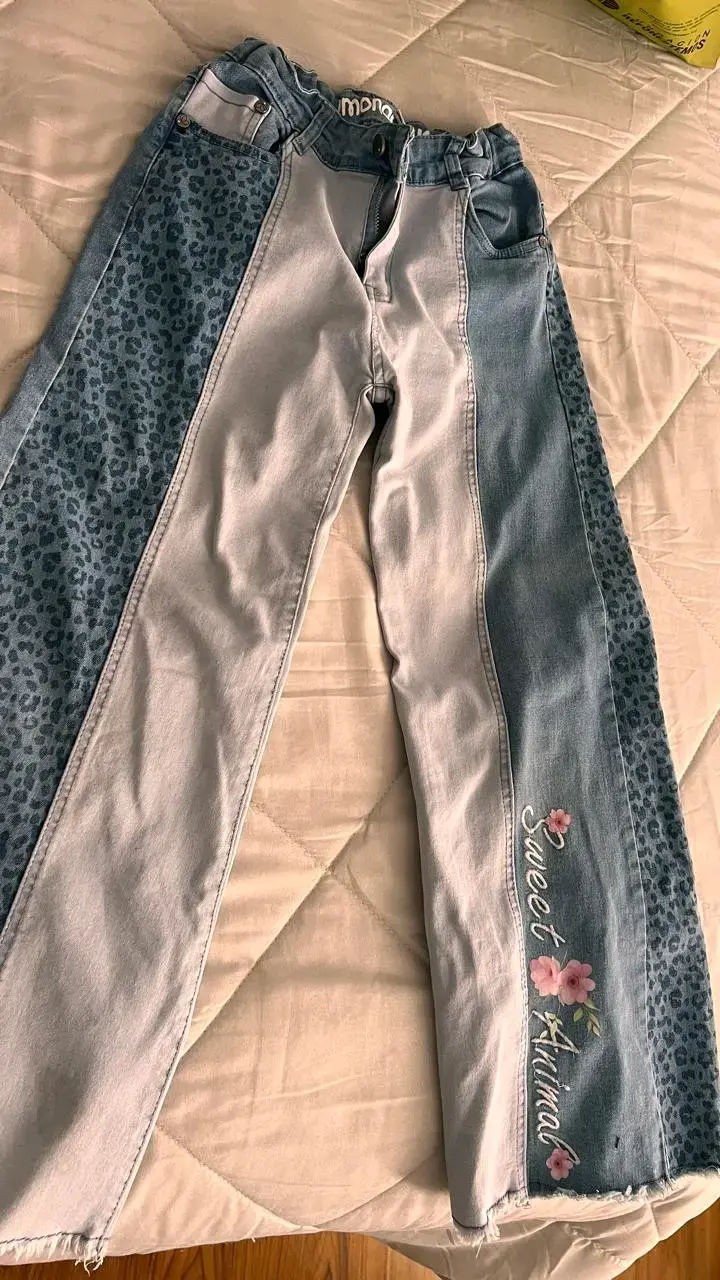 Jeans animal print para niña con diseño - 1