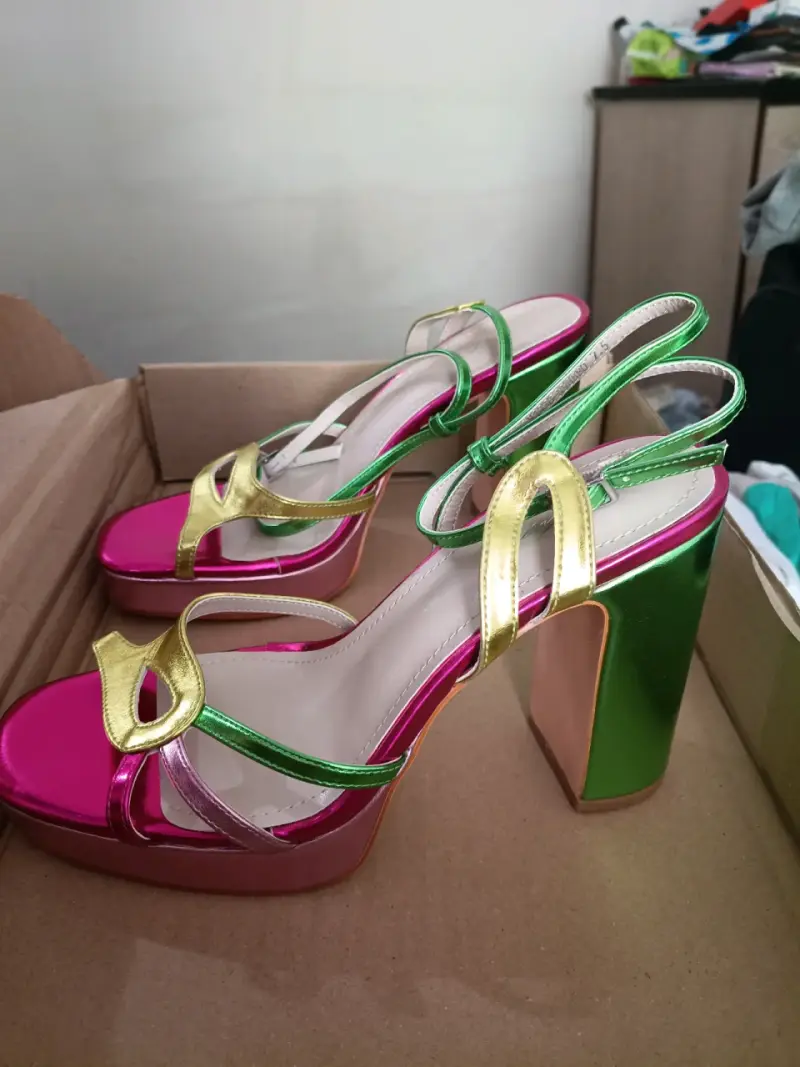 Sandalias de tacón alto multicolor para mujer
