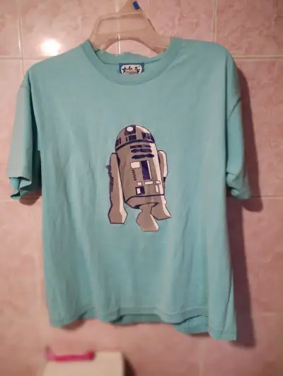 Polera celeste con diseño de R2-D2 - miniatura 1